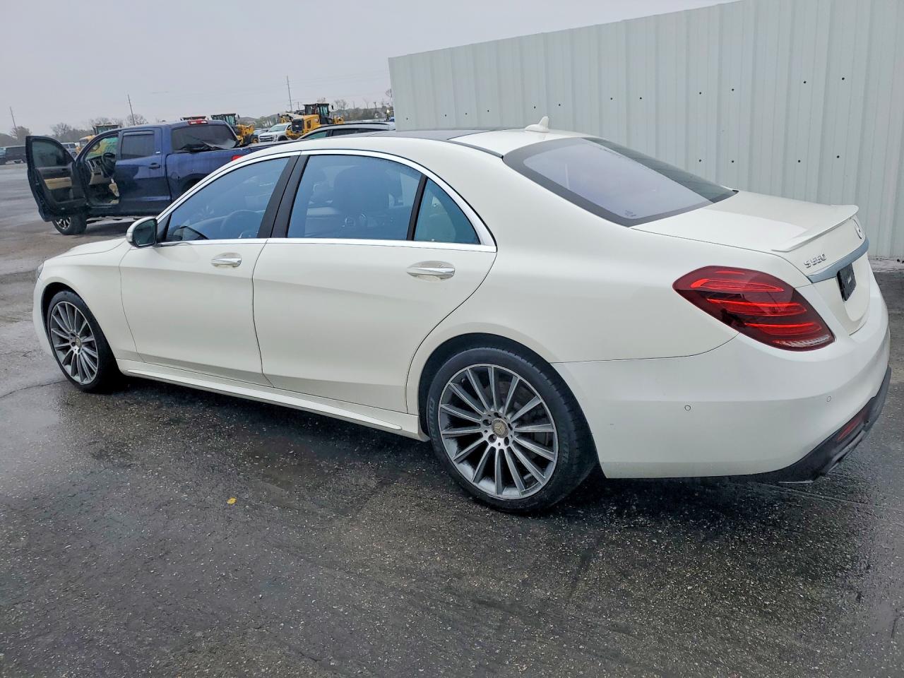 Mercedes-Benz S-Class 550