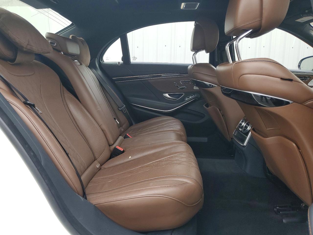 Mercedes-Benz S-Class 550