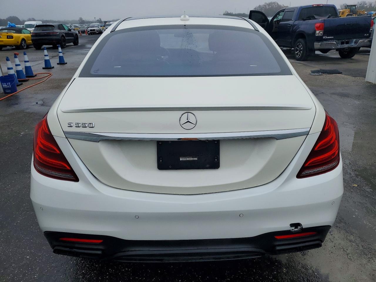 Mercedes-Benz S-Class 550