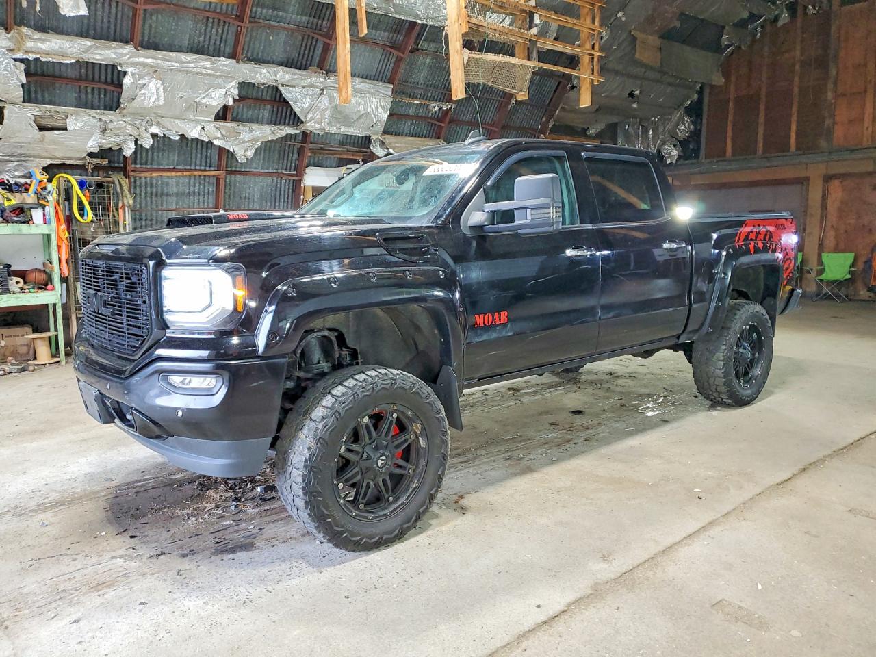 Salvage GMC Sierra Image