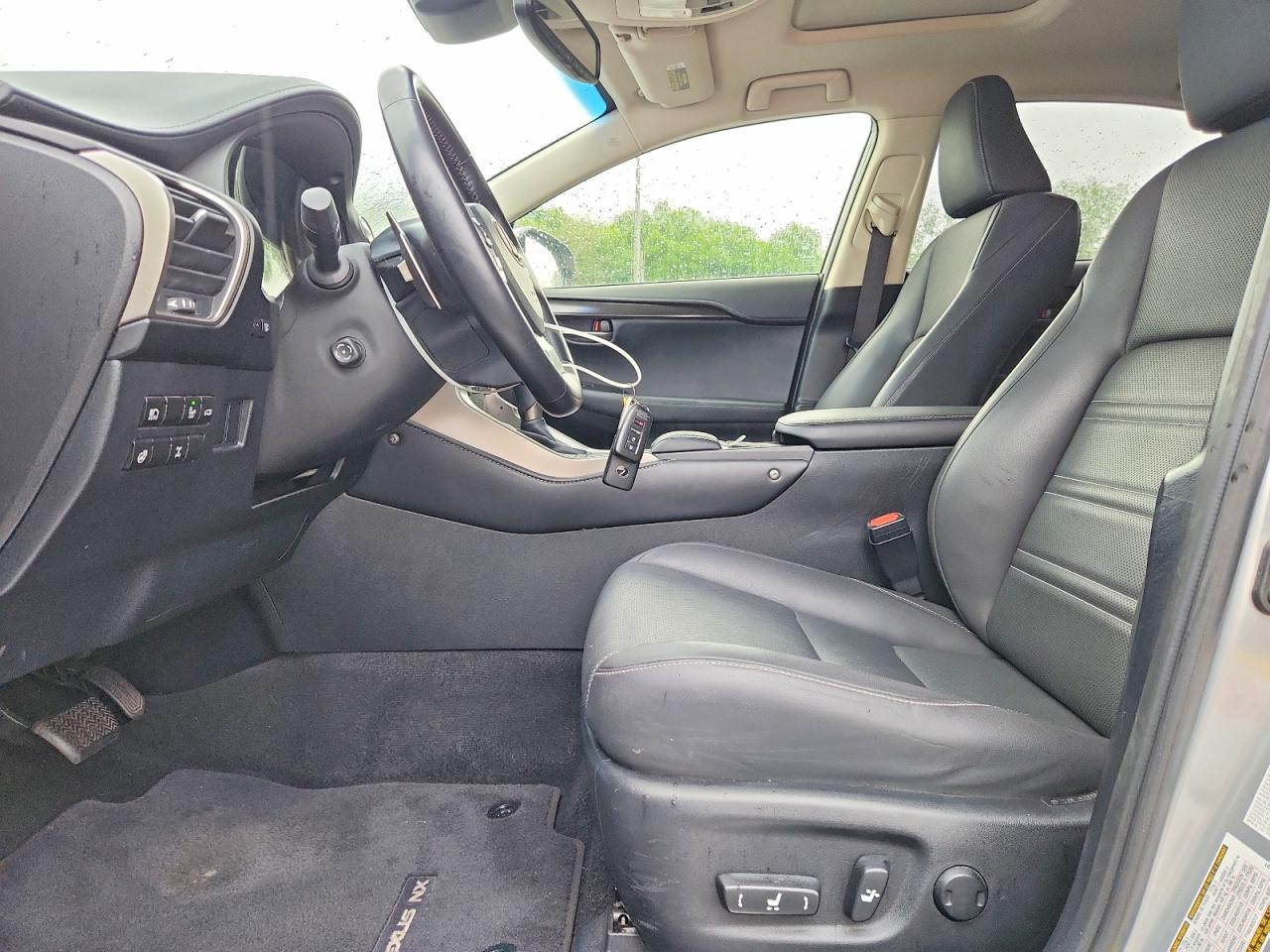 Lexus NX Base