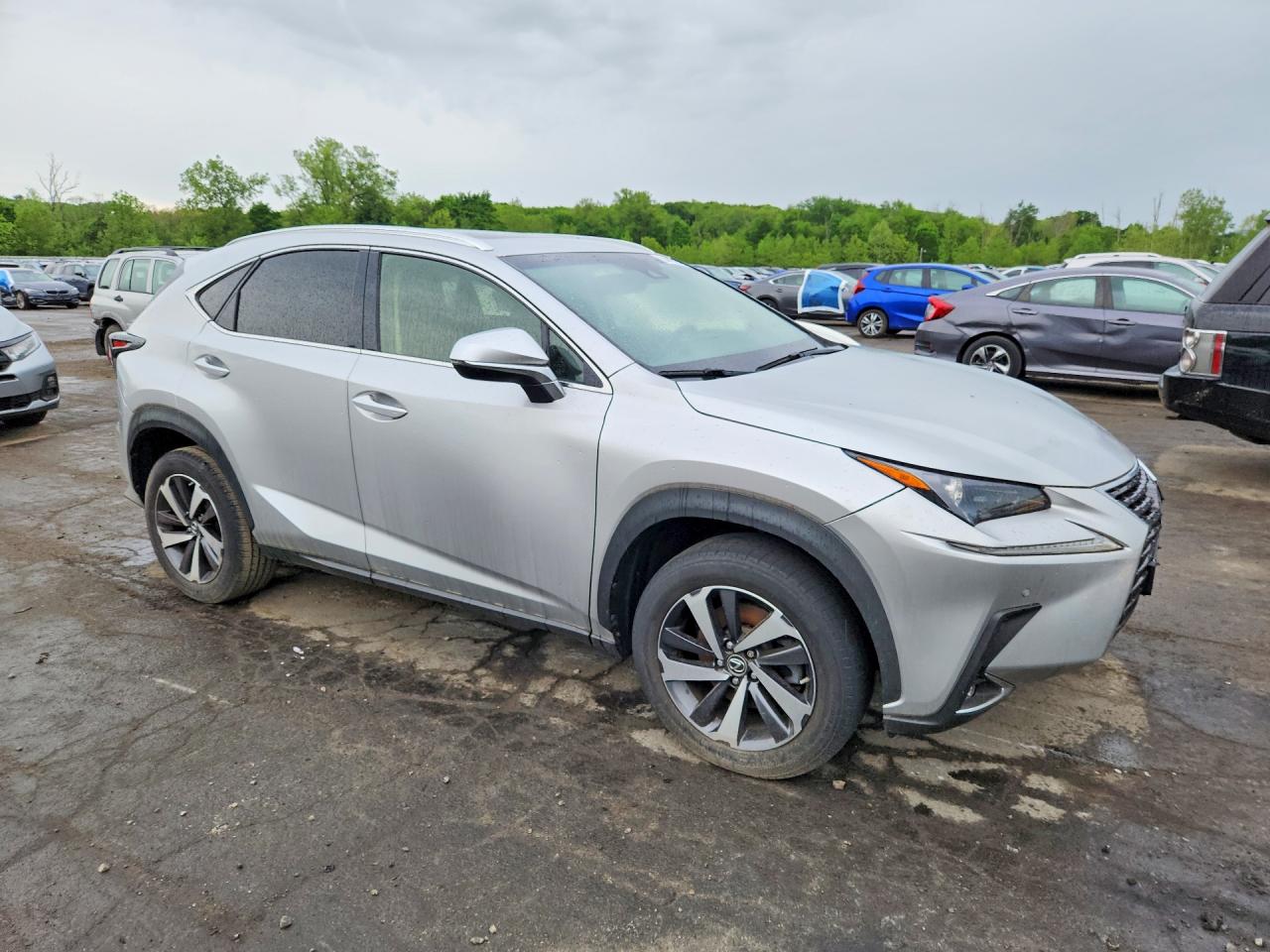 Lexus NX Base
