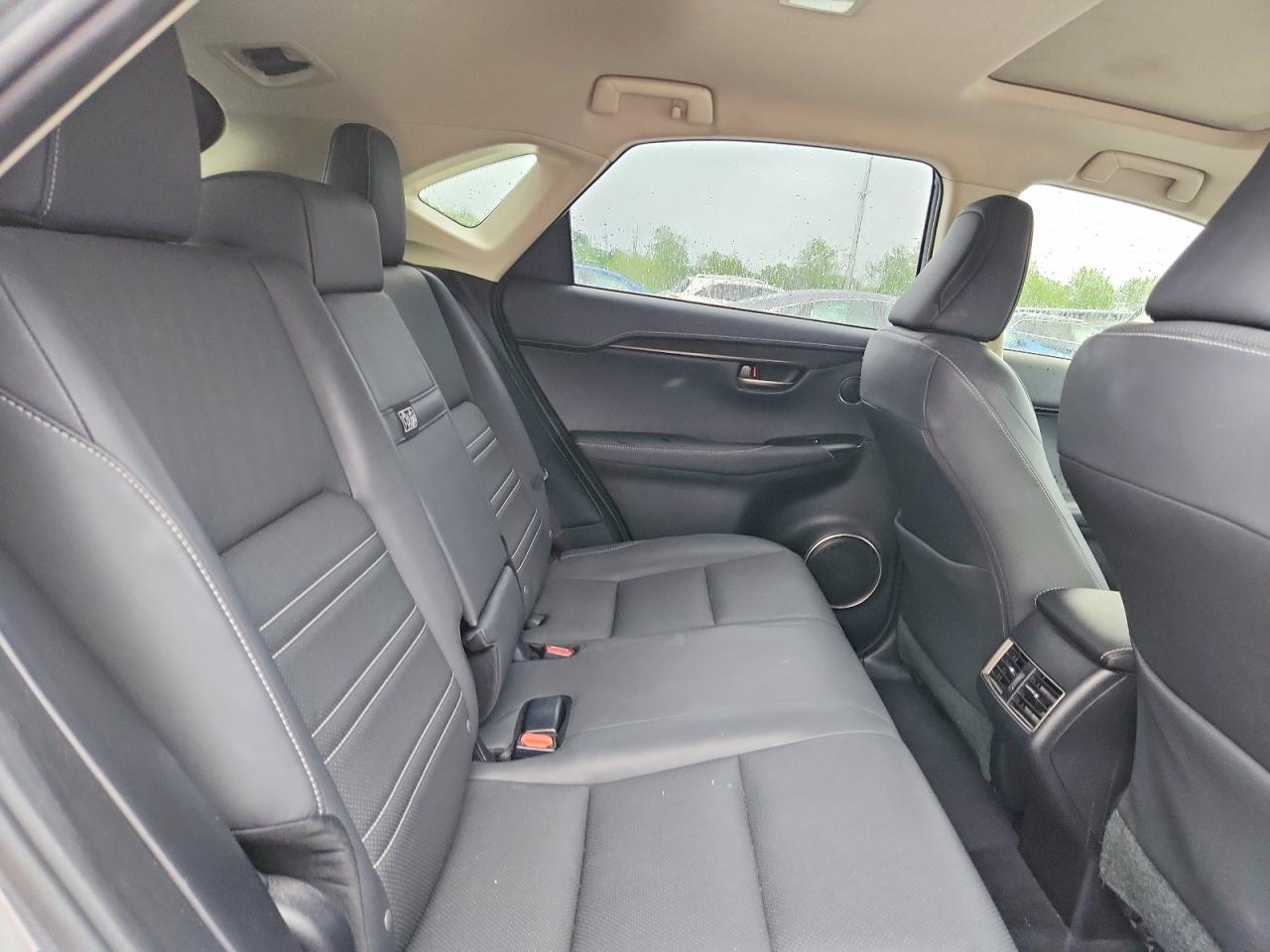 Lexus NX Base