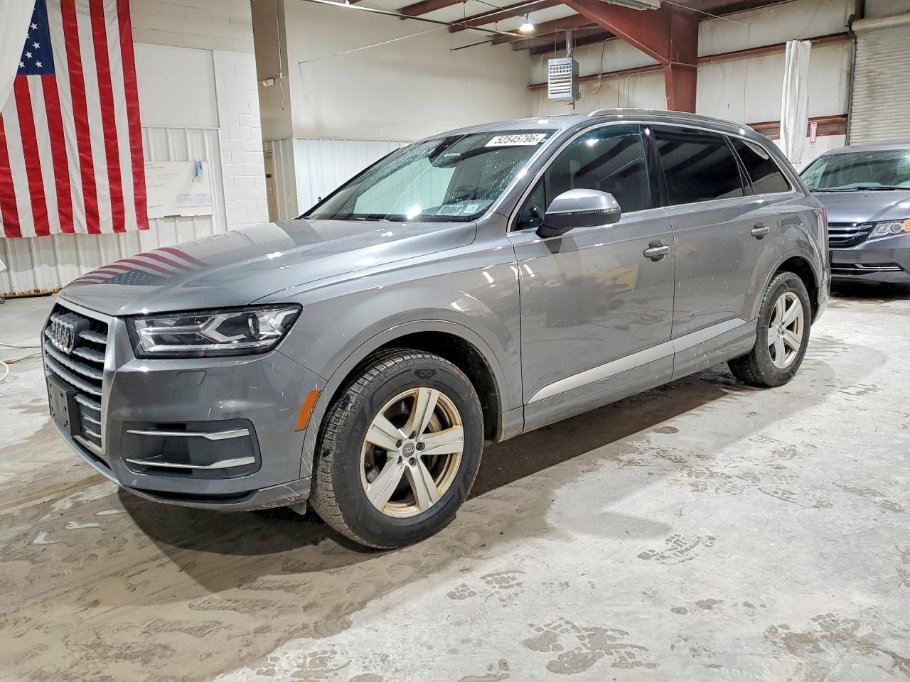 Salvage Audi Q7 Image