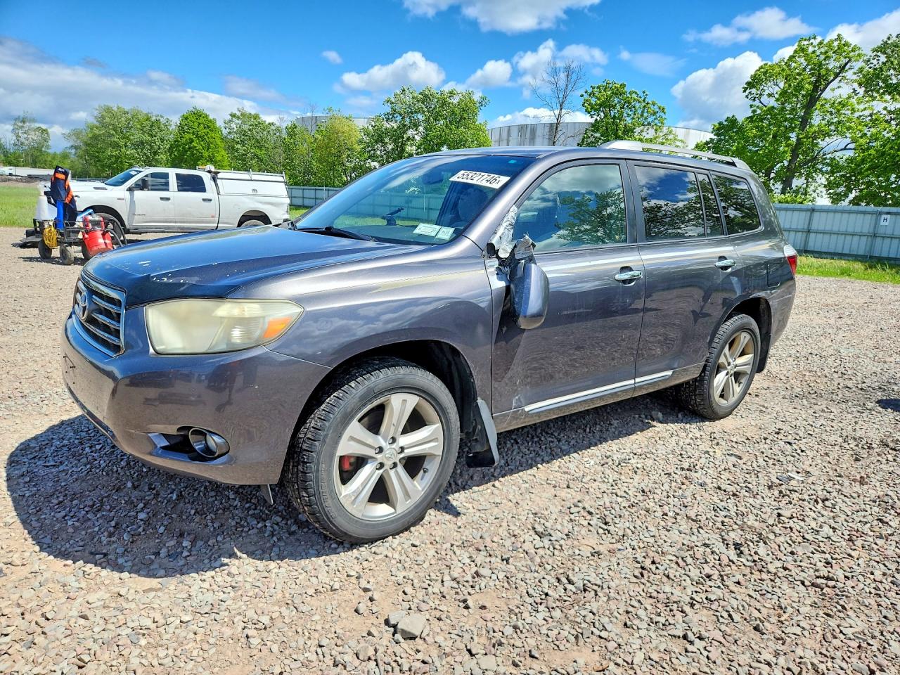 Salvage Toyota Highlander Image