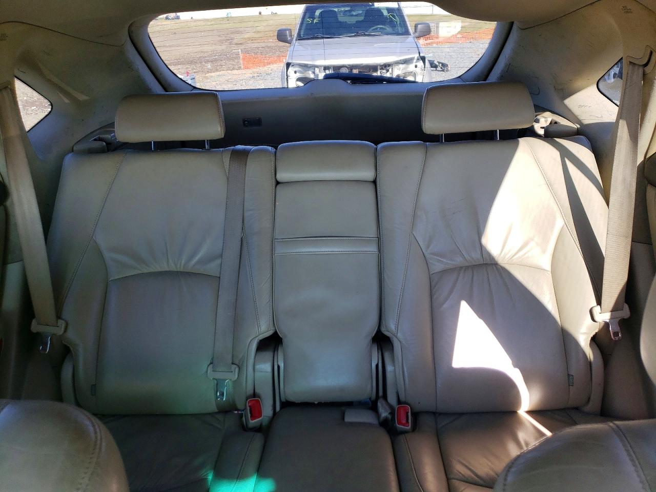 Lexus RX Base