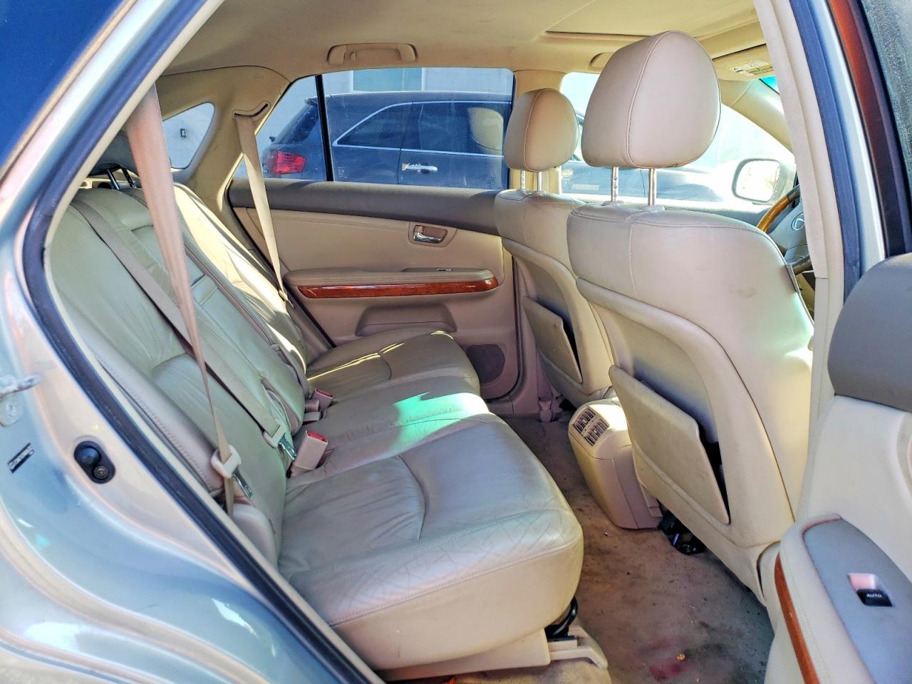 Lexus RX Base