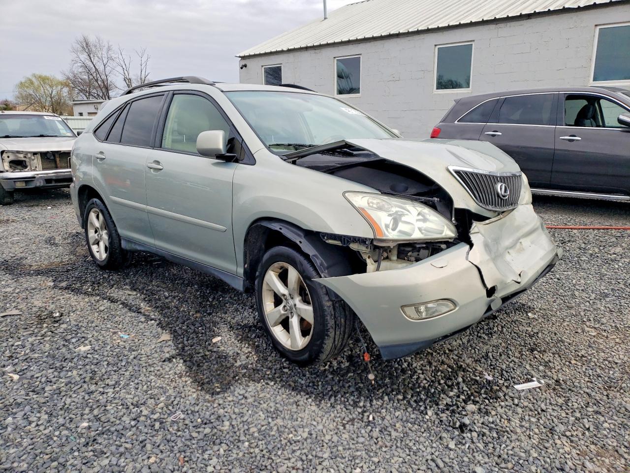 Lexus RX Base