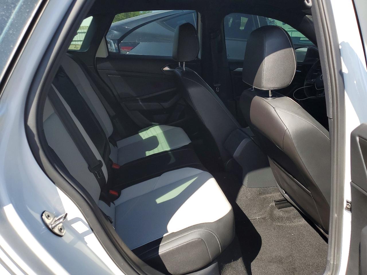Volkswagen Jetta S