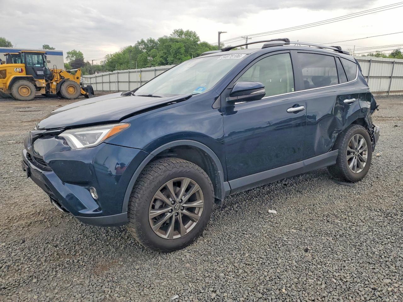 Salvage Toyota RAV4 Image