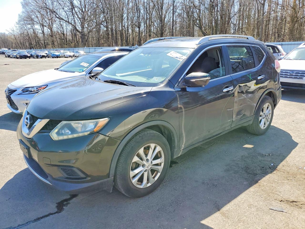 Salvage Nissan Rogue Image
