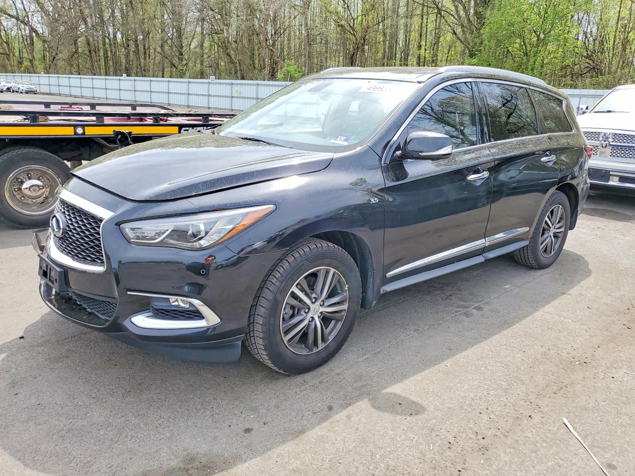 Salvage INFINITI Qx Image