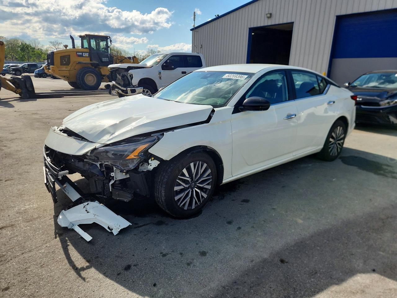 Salvage Nissan Altima Image
