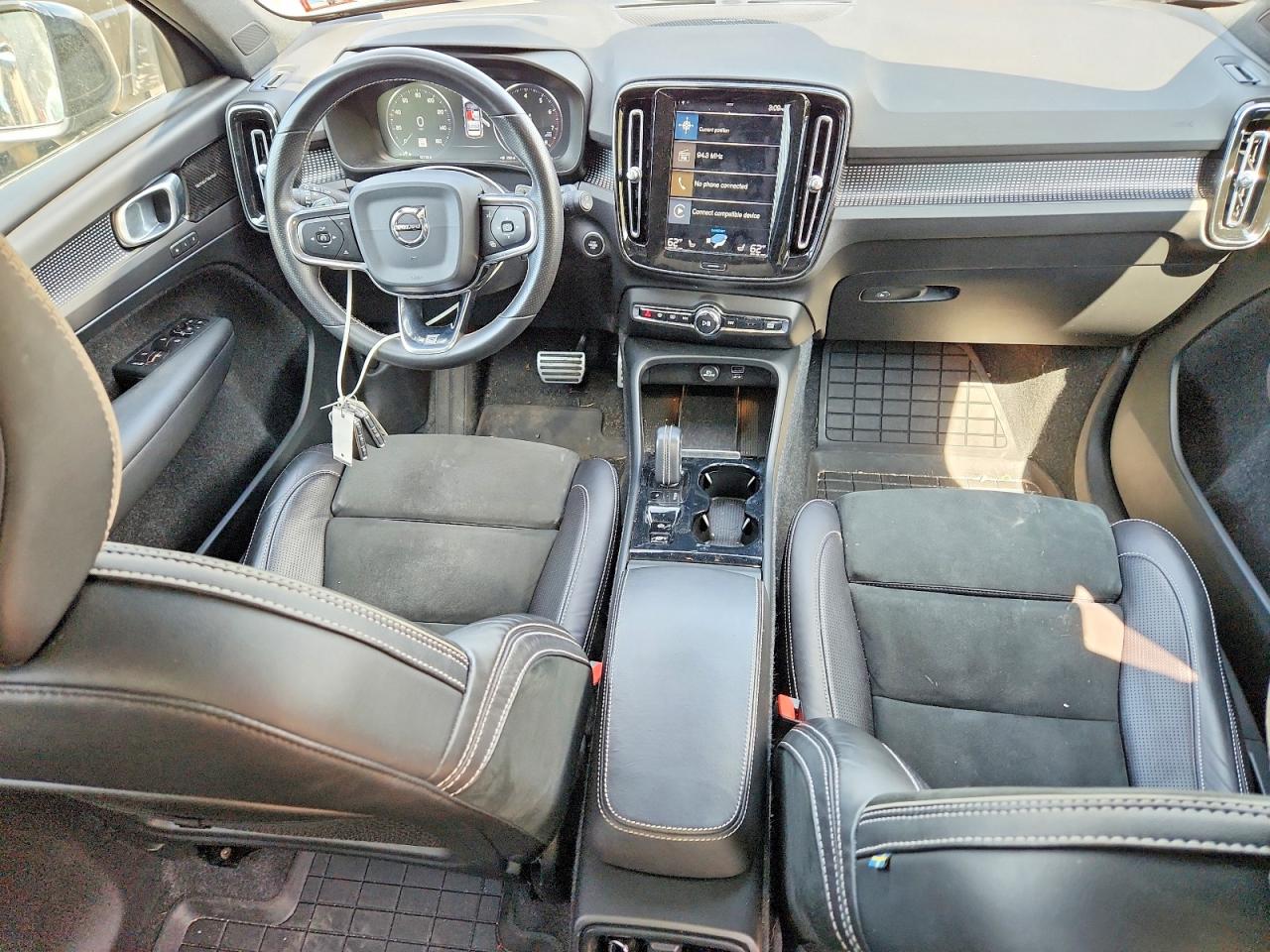 Volvo XC40 T5 R-design