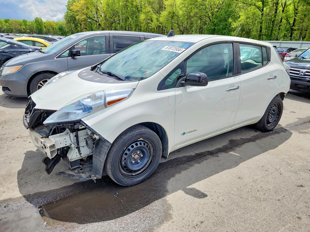 Salvage Nissan LEAF Image