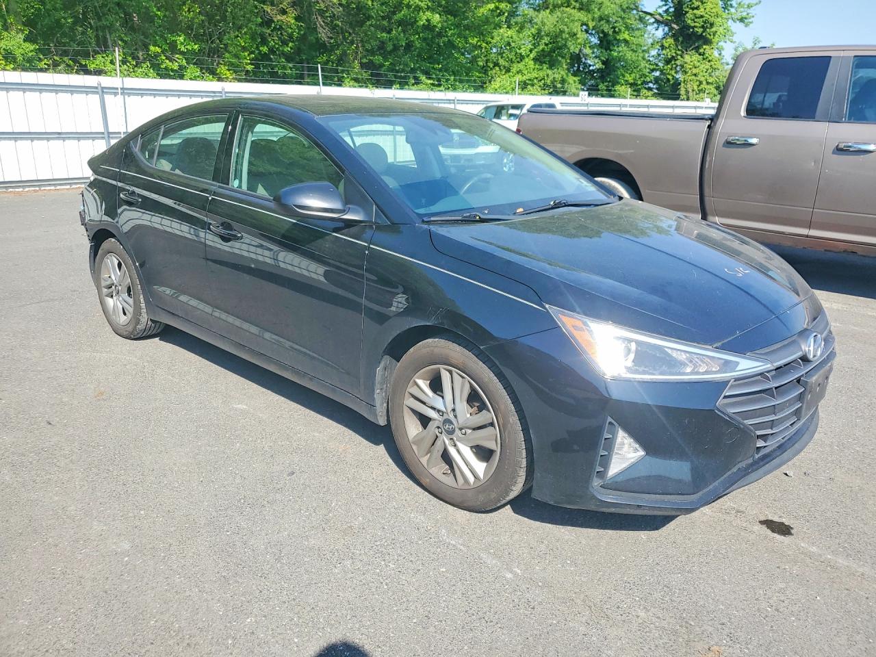 Hyundai ELANTRA Value Edition