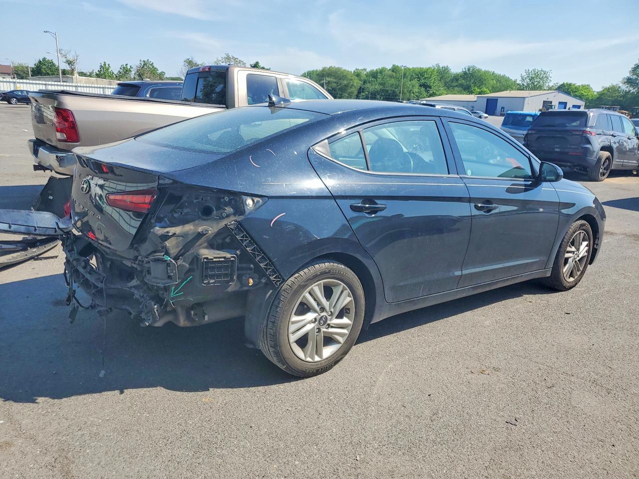 Hyundai ELANTRA Value Edition