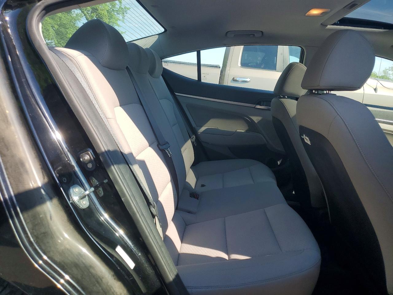 Hyundai ELANTRA Value Edition