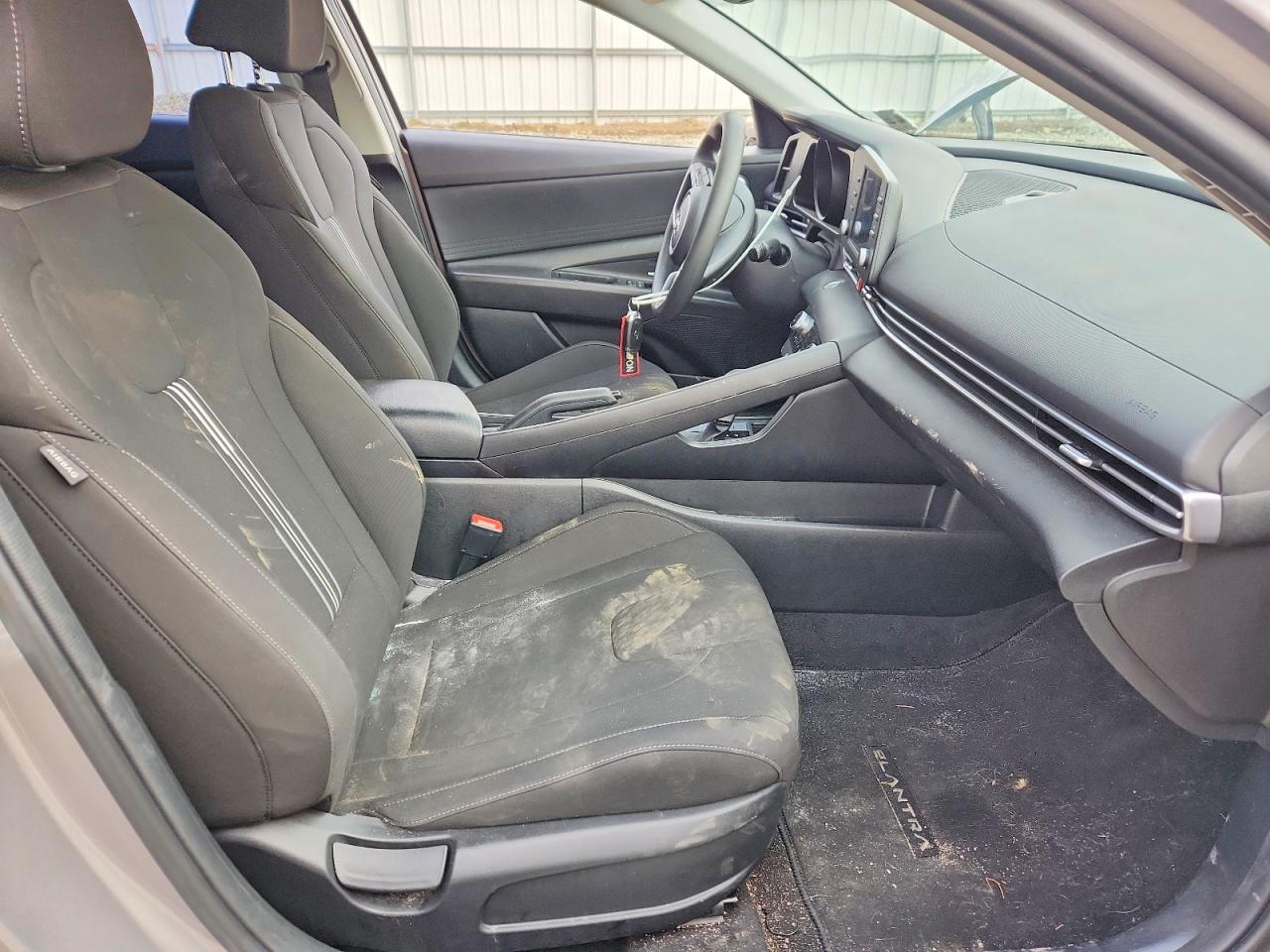 Hyundai ELANTRA Sel