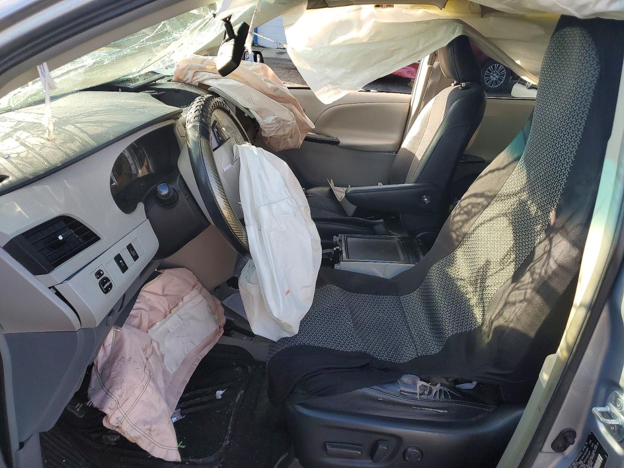 Toyota Sienna Se 8-passenger