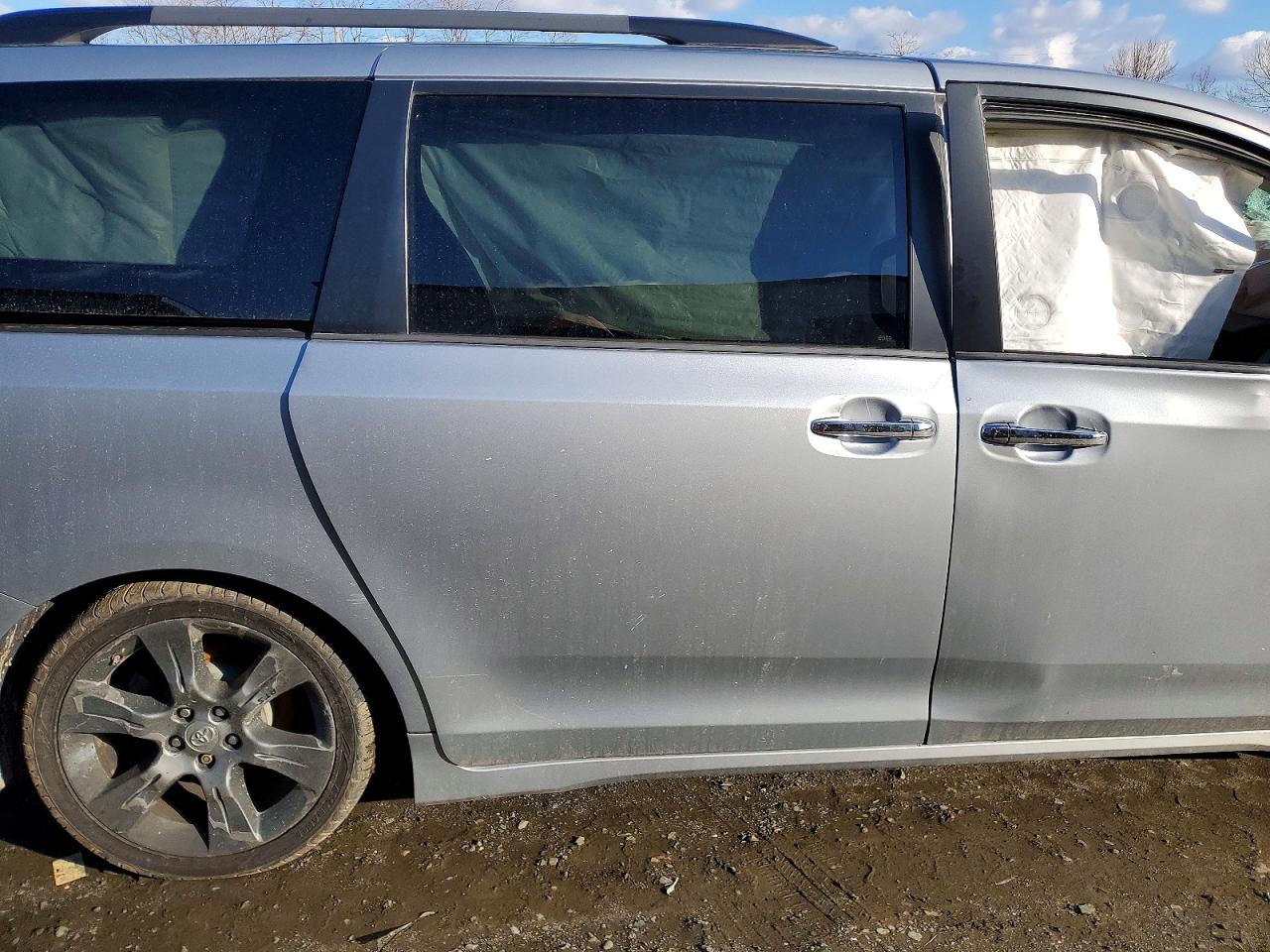 Toyota Sienna Se 8-passenger