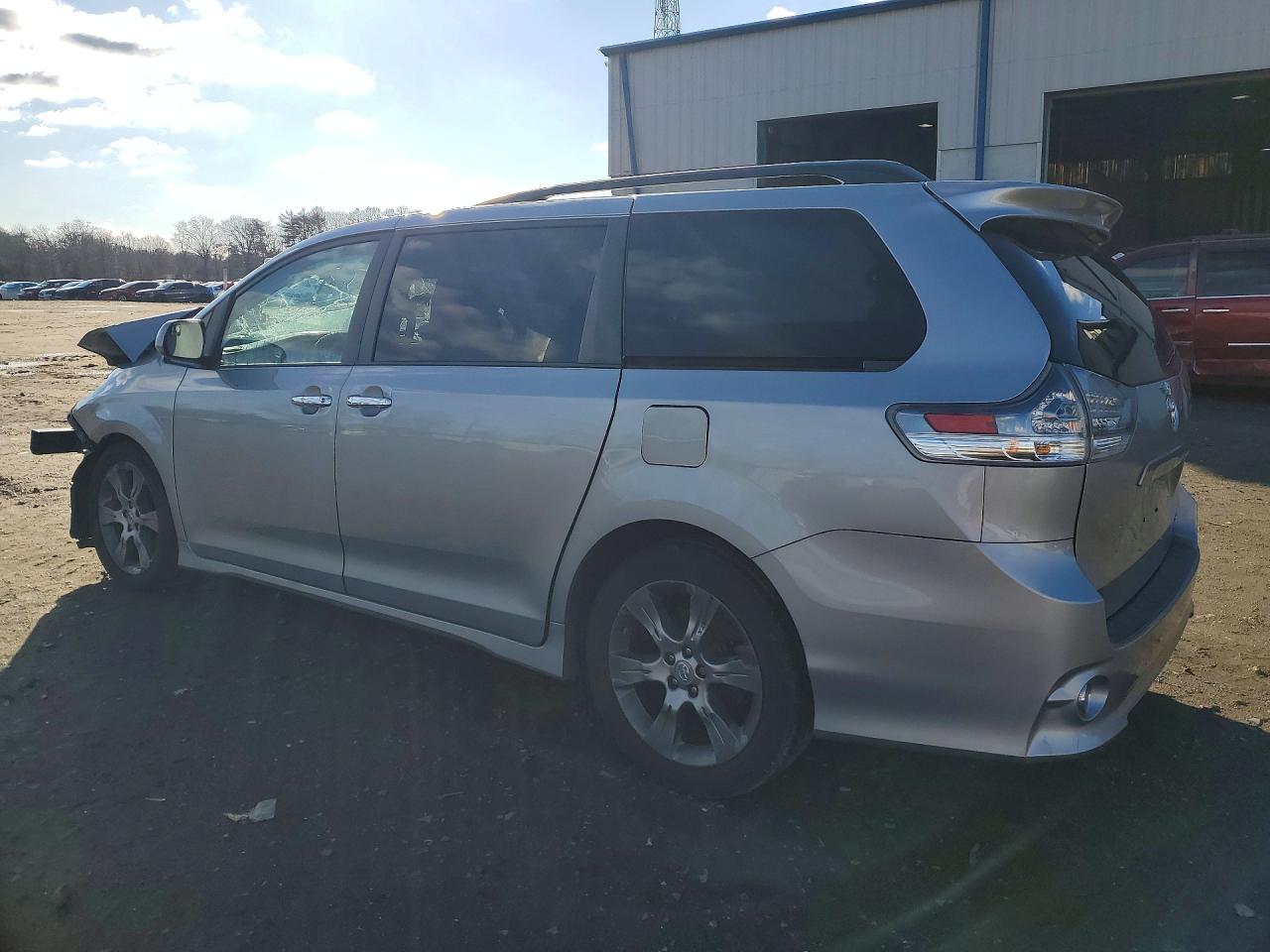 Toyota Sienna Se 8-passenger