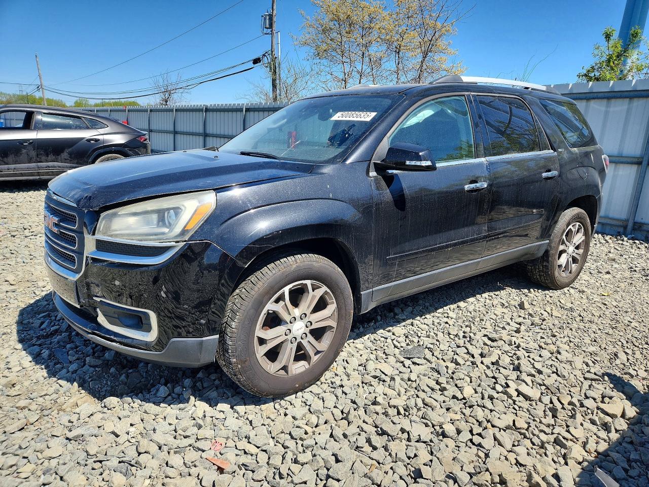 Salvage GMC Acadia Image