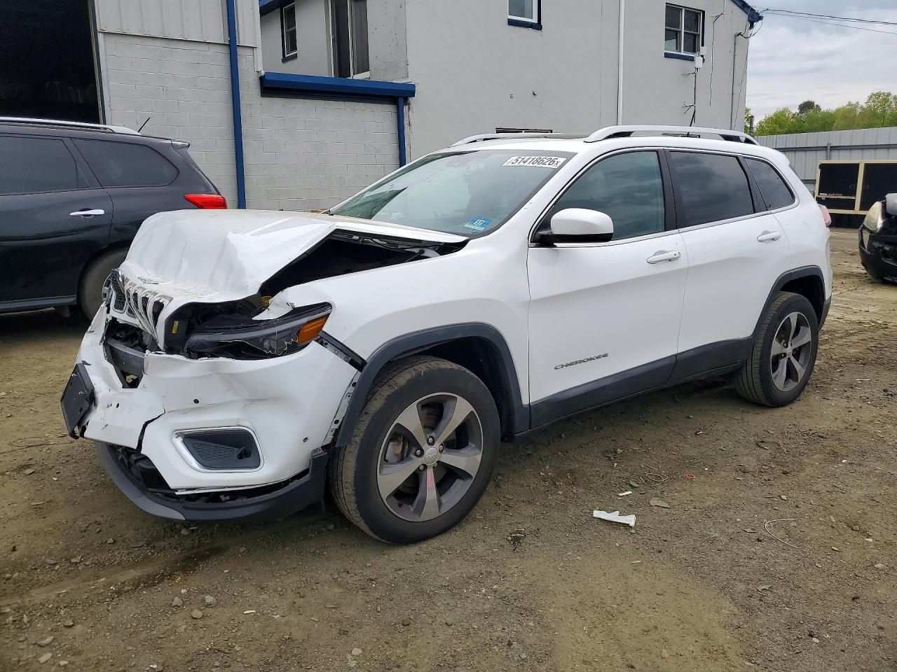 Salvage Jeep Grand Cherokee Image