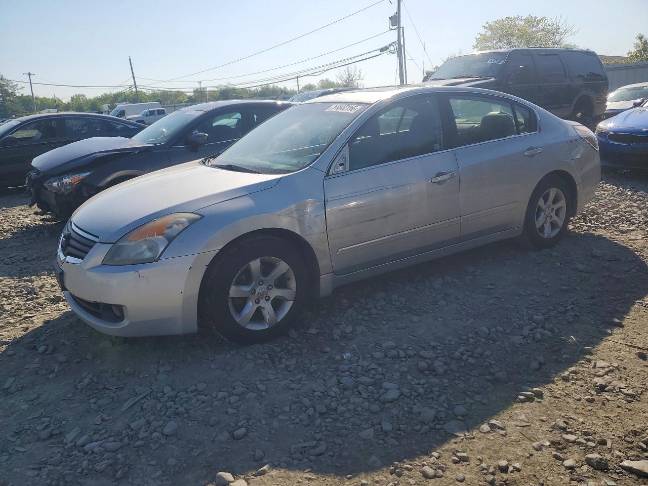 Salvage Nissan Altima Image