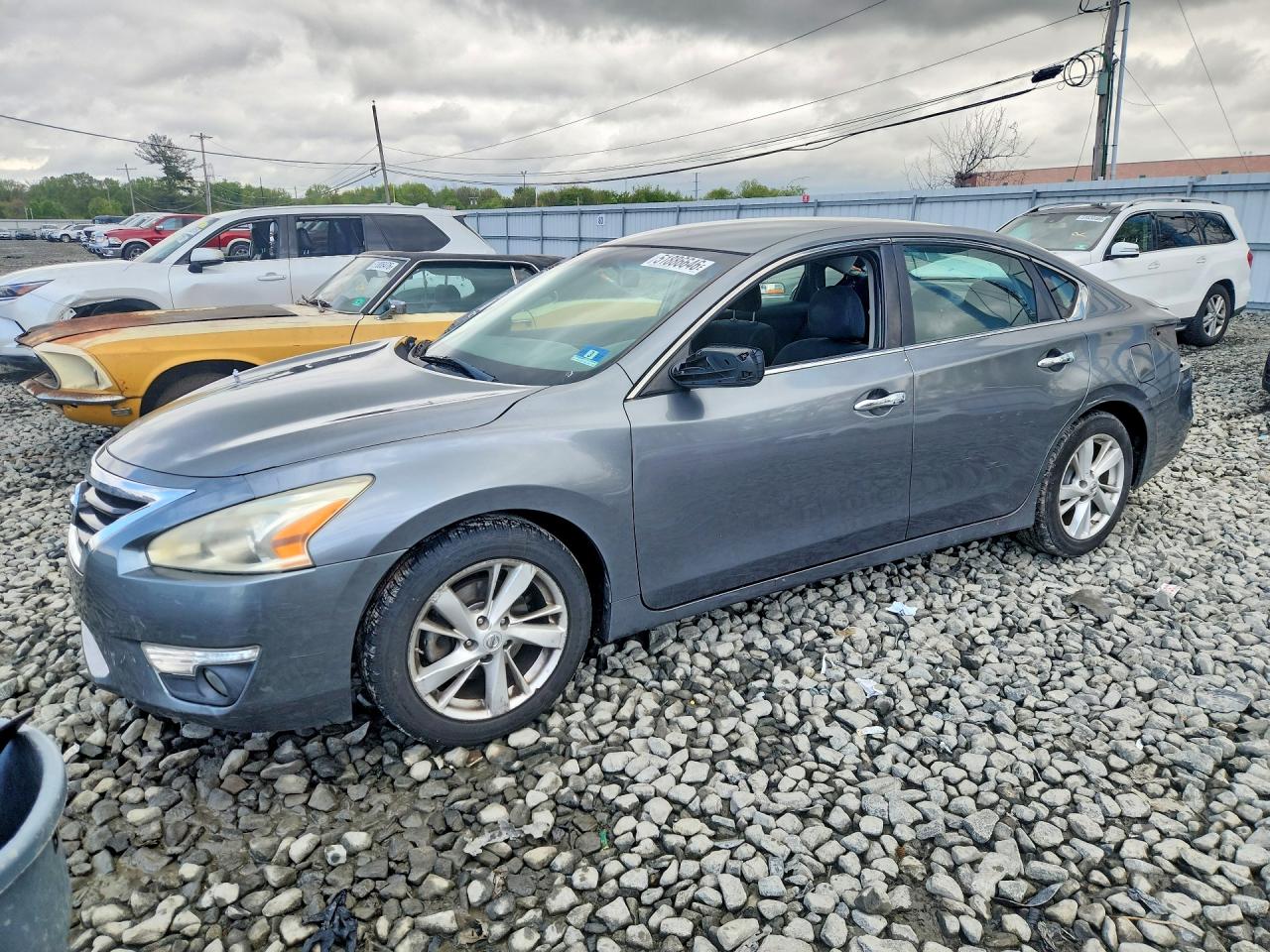 Salvage Nissan Altima Image