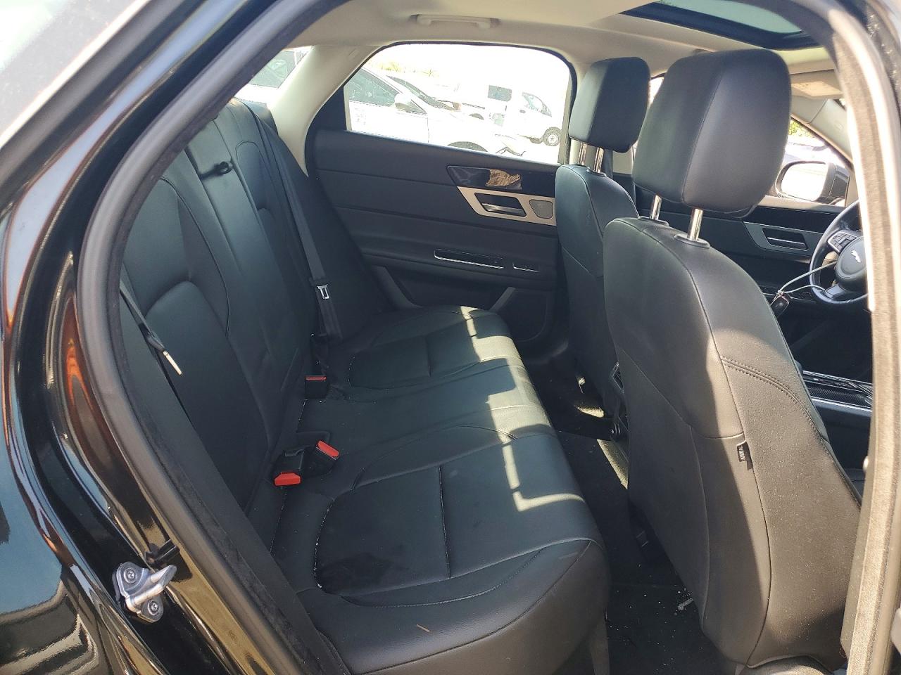 Jaguar XF Premium