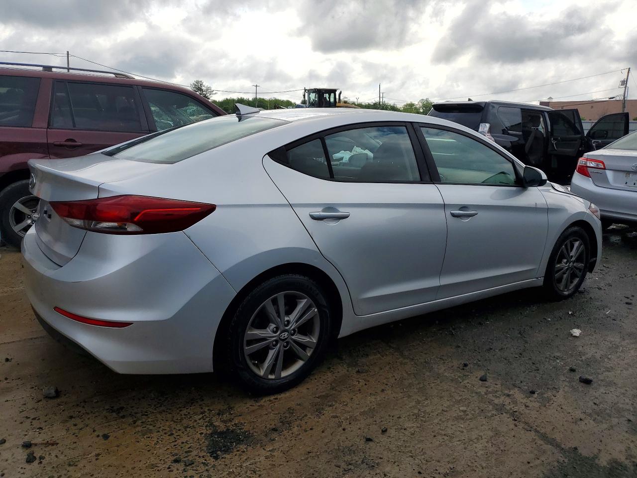 Hyundai ELANTRA Sel