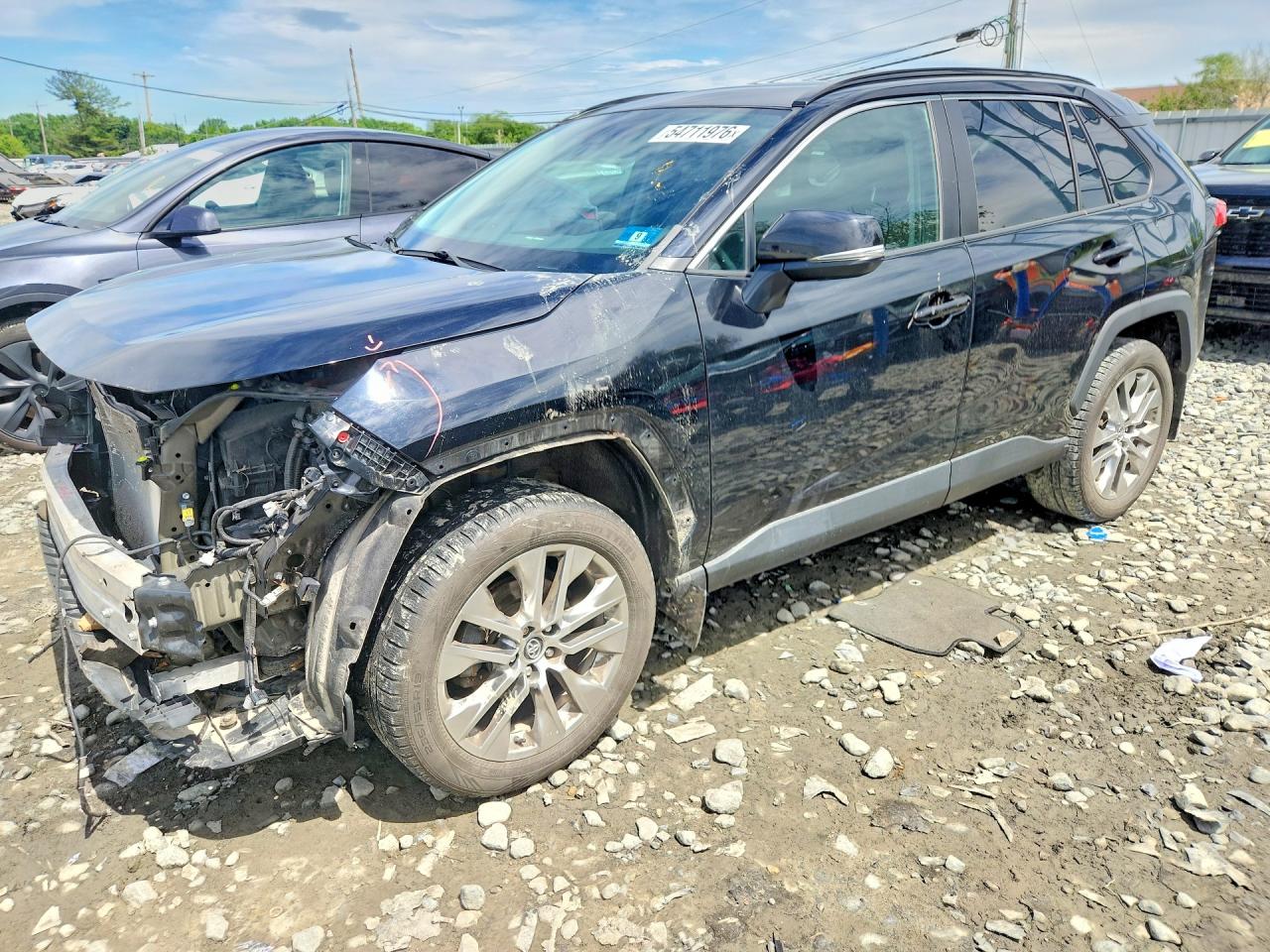 Salvage Toyota RAV4 Image
