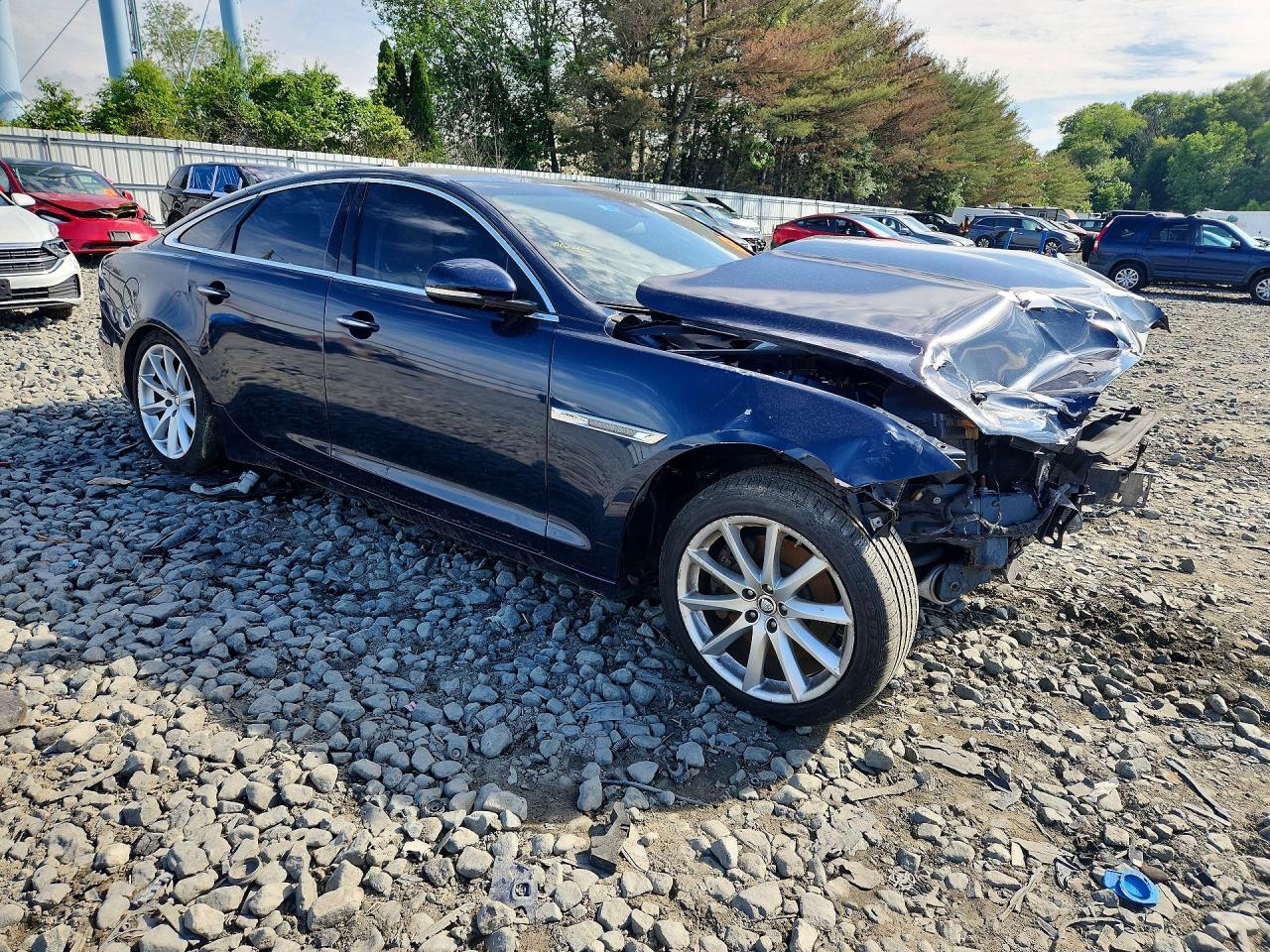 Jaguar XJ