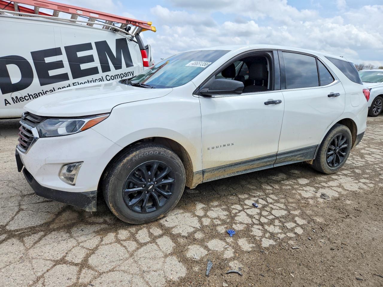 Salvage Chevrolet Equinox Image