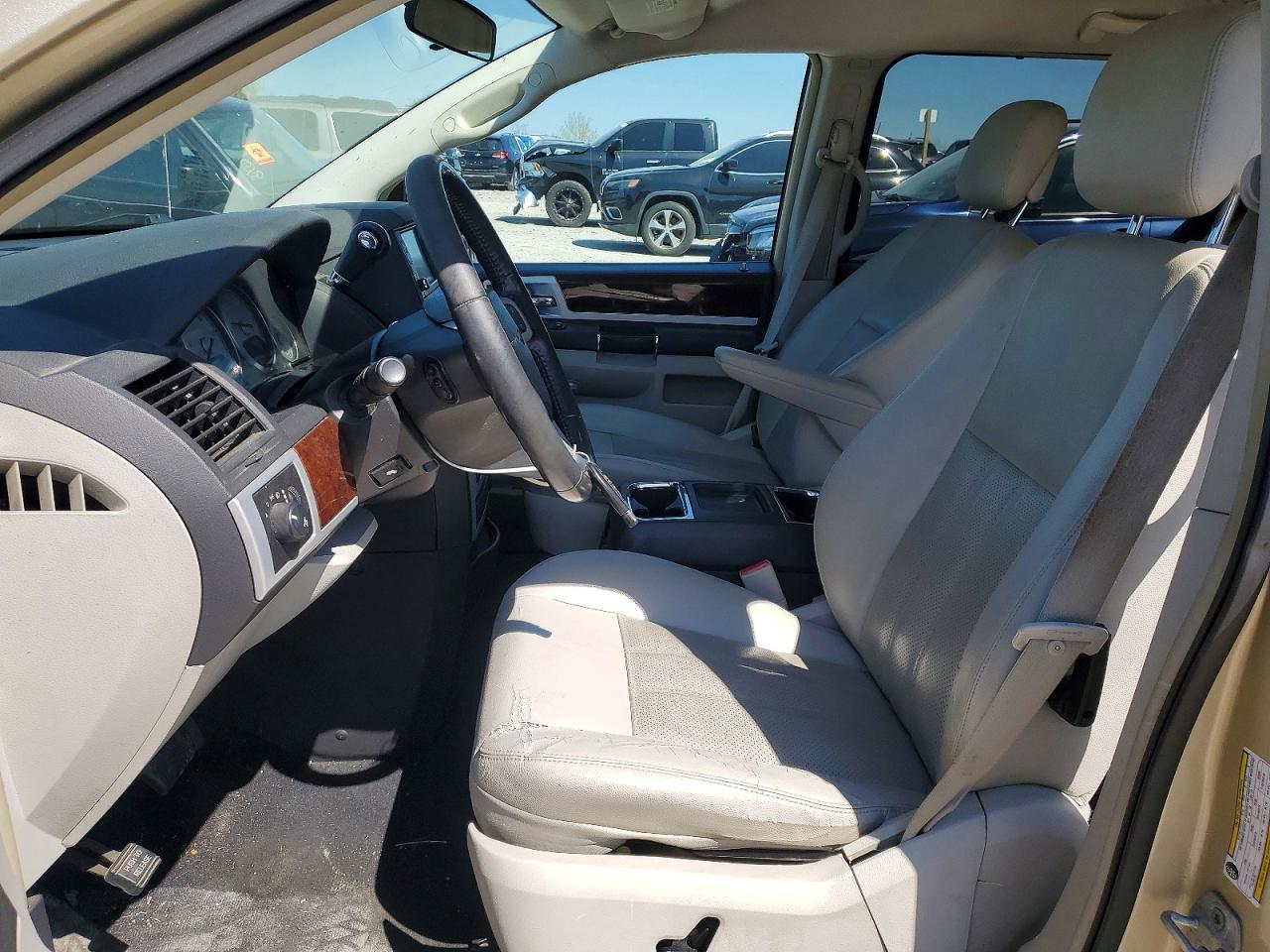 Chrysler Minivan Touring Plus