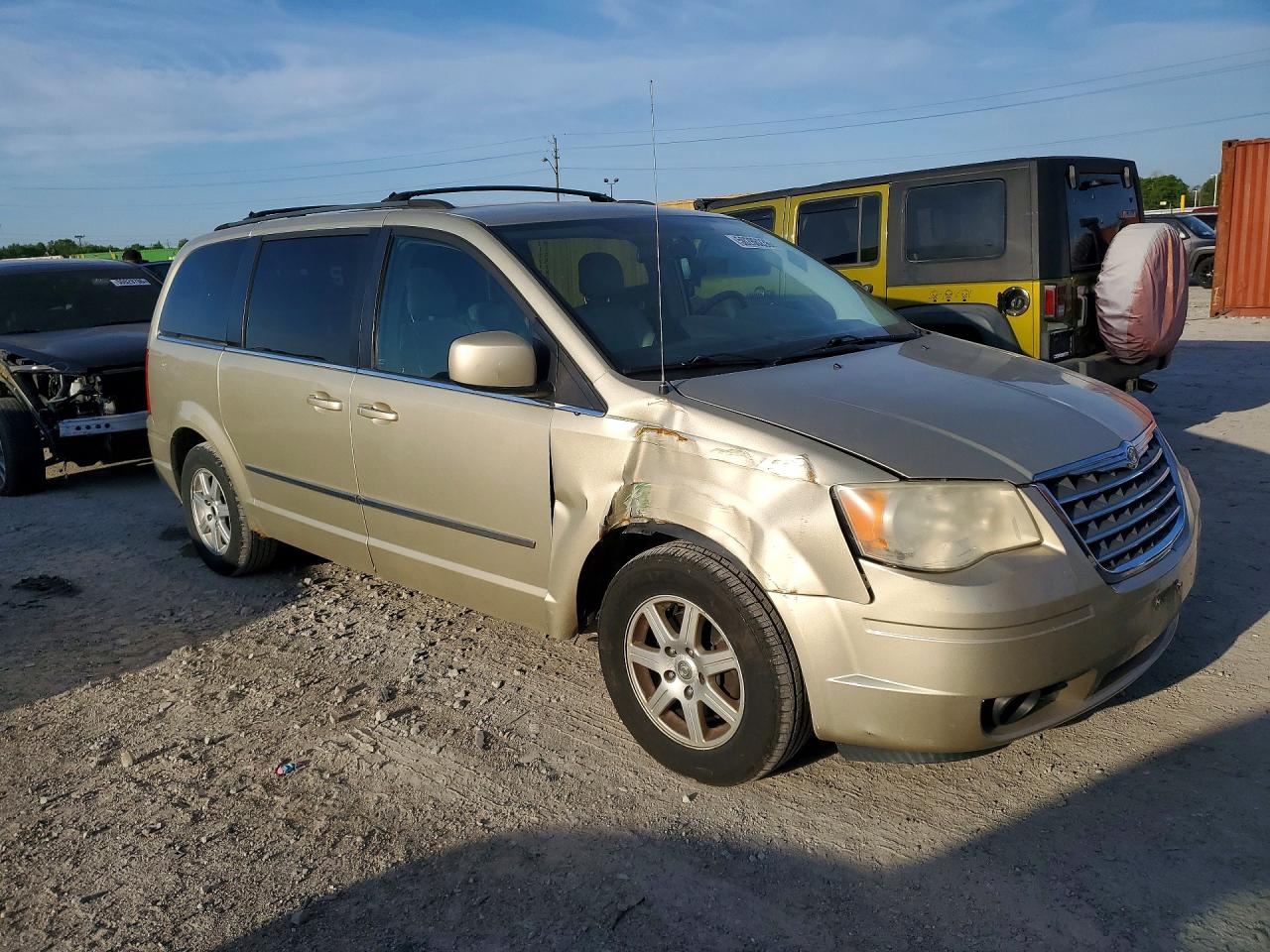 Chrysler Minivan Touring Plus
