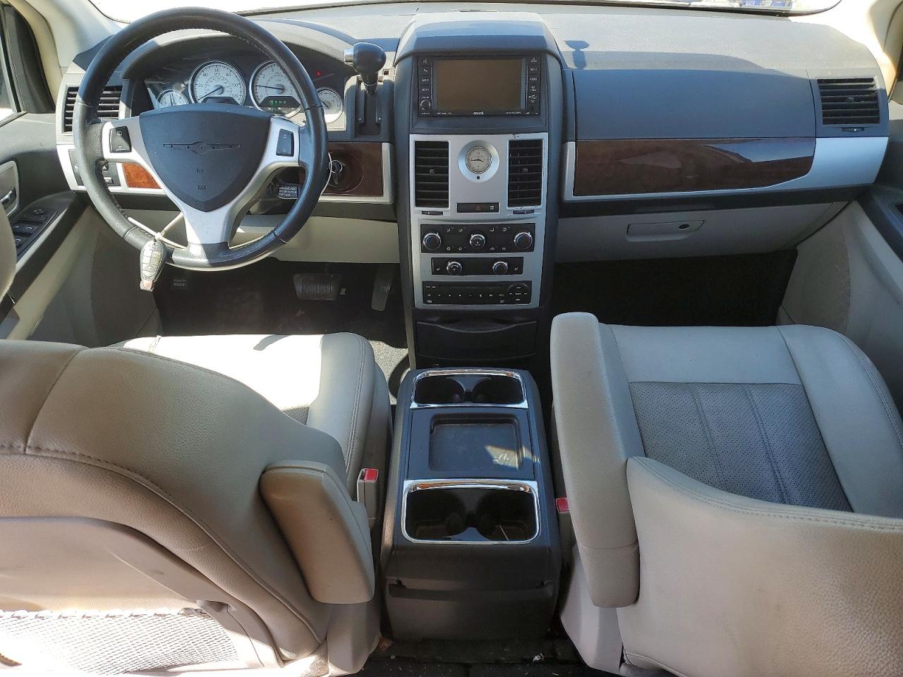 Chrysler Minivan Touring Plus