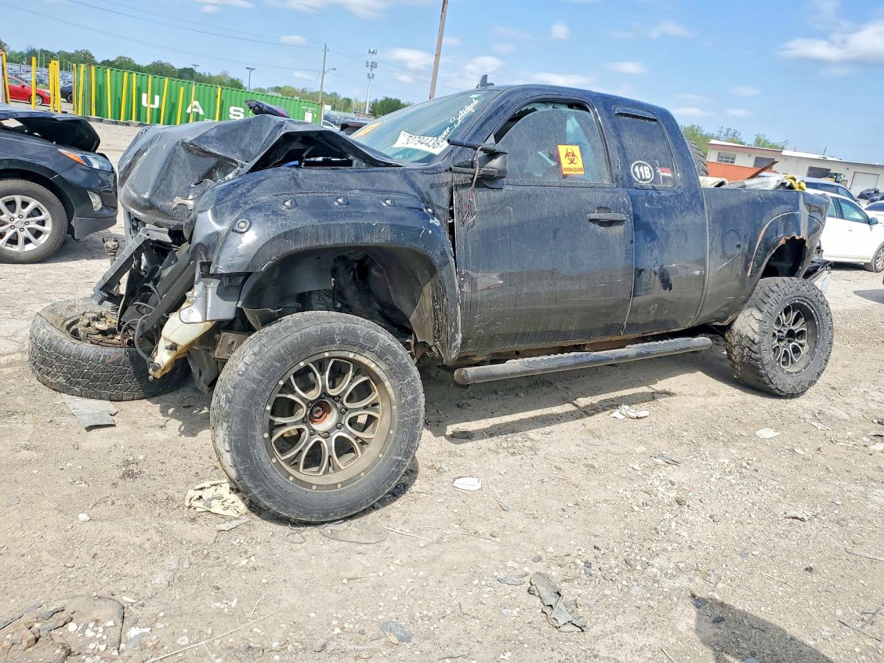 Salvage GMC Sierra Image