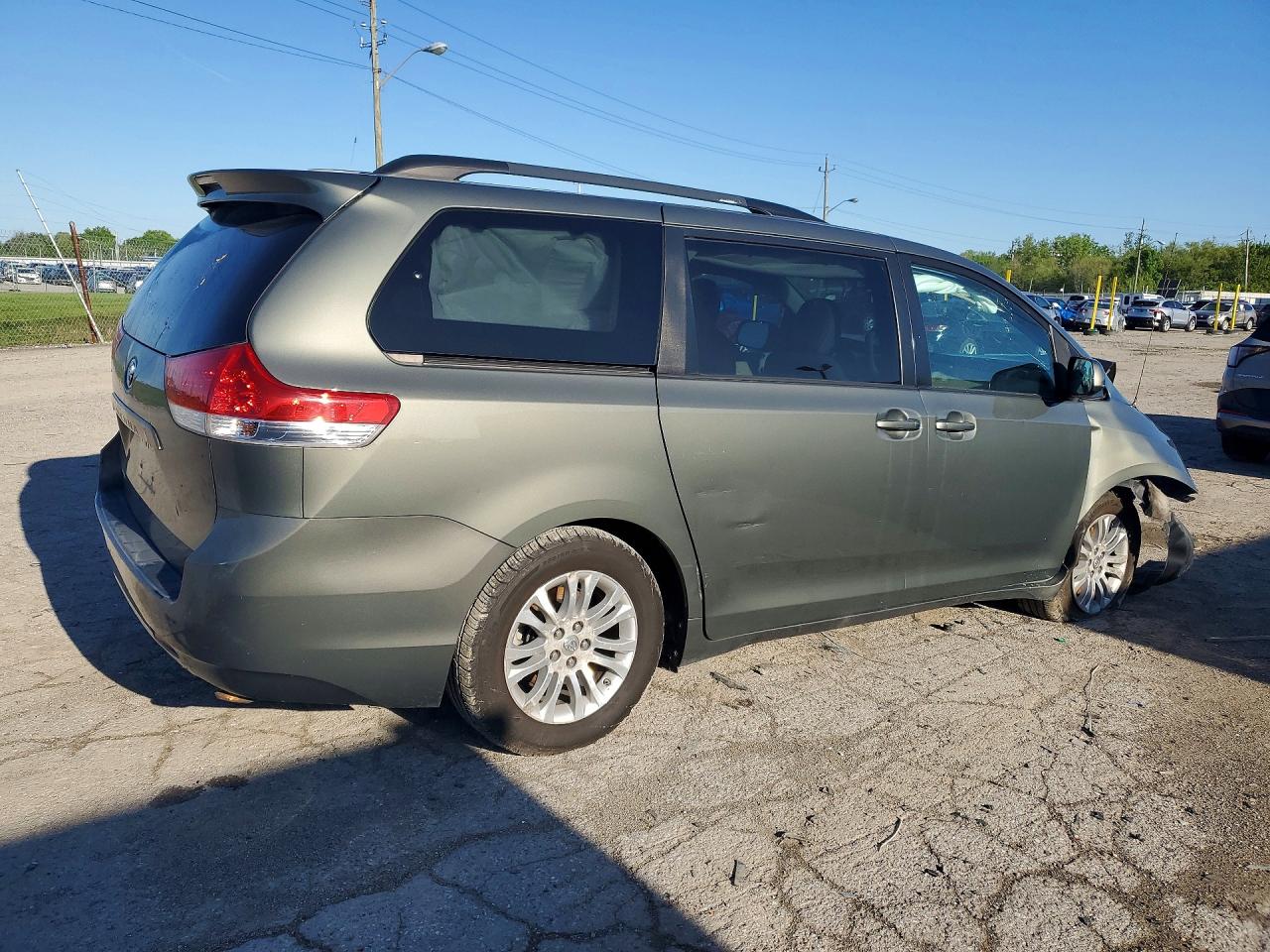 Toyota Sienna Xle 8-passenger