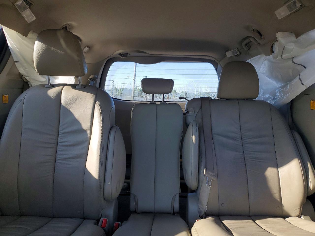 Toyota Sienna Xle 8-passenger