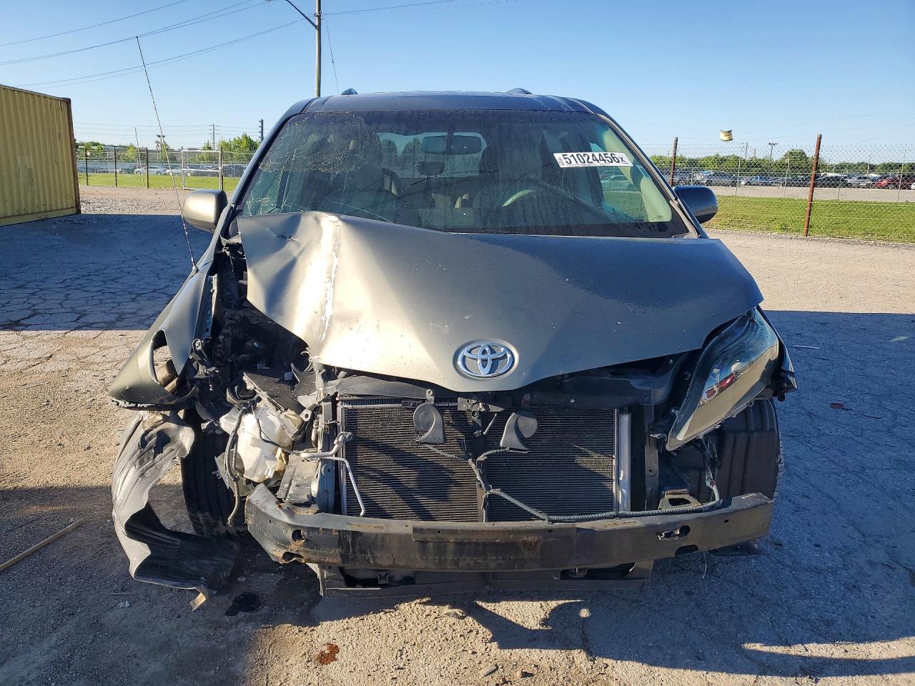 Toyota Sienna Xle 8-passenger