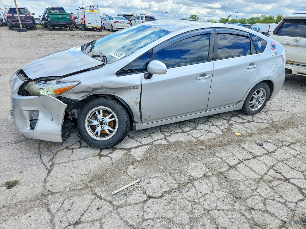 Salvage Toyota Prius Image