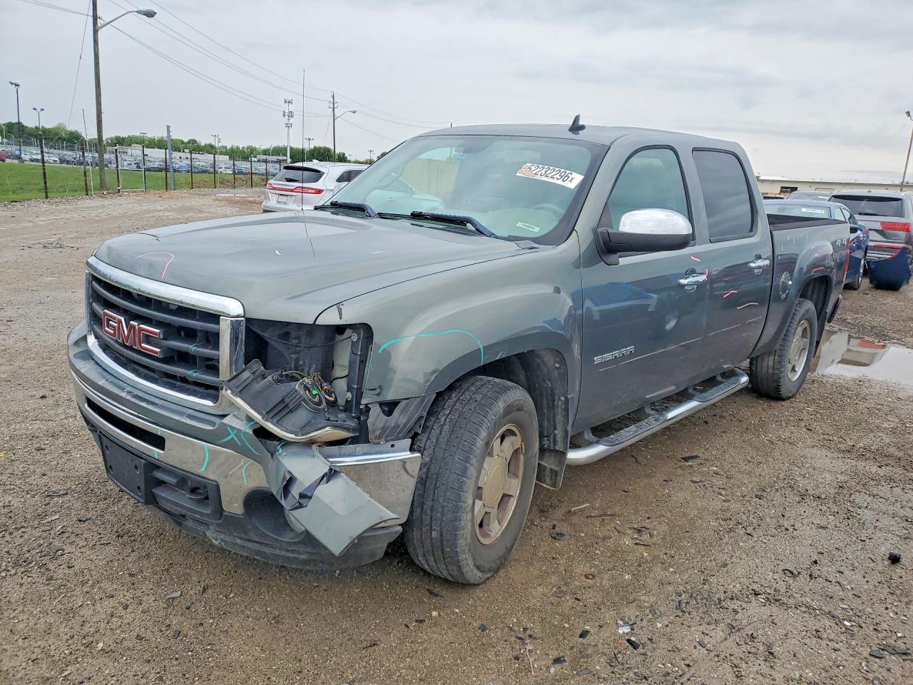 Salvage GMC Sierra Image