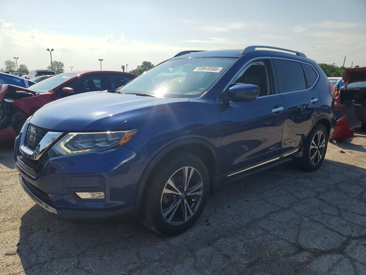 Salvage Nissan Rogue Image