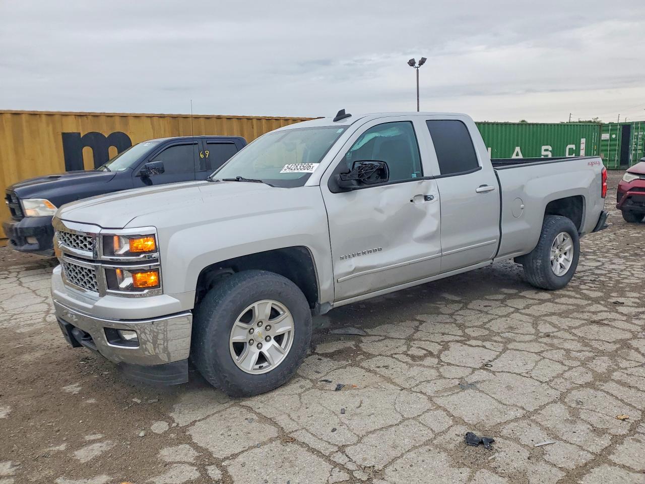 Salvage Chevrolet Silverado Image