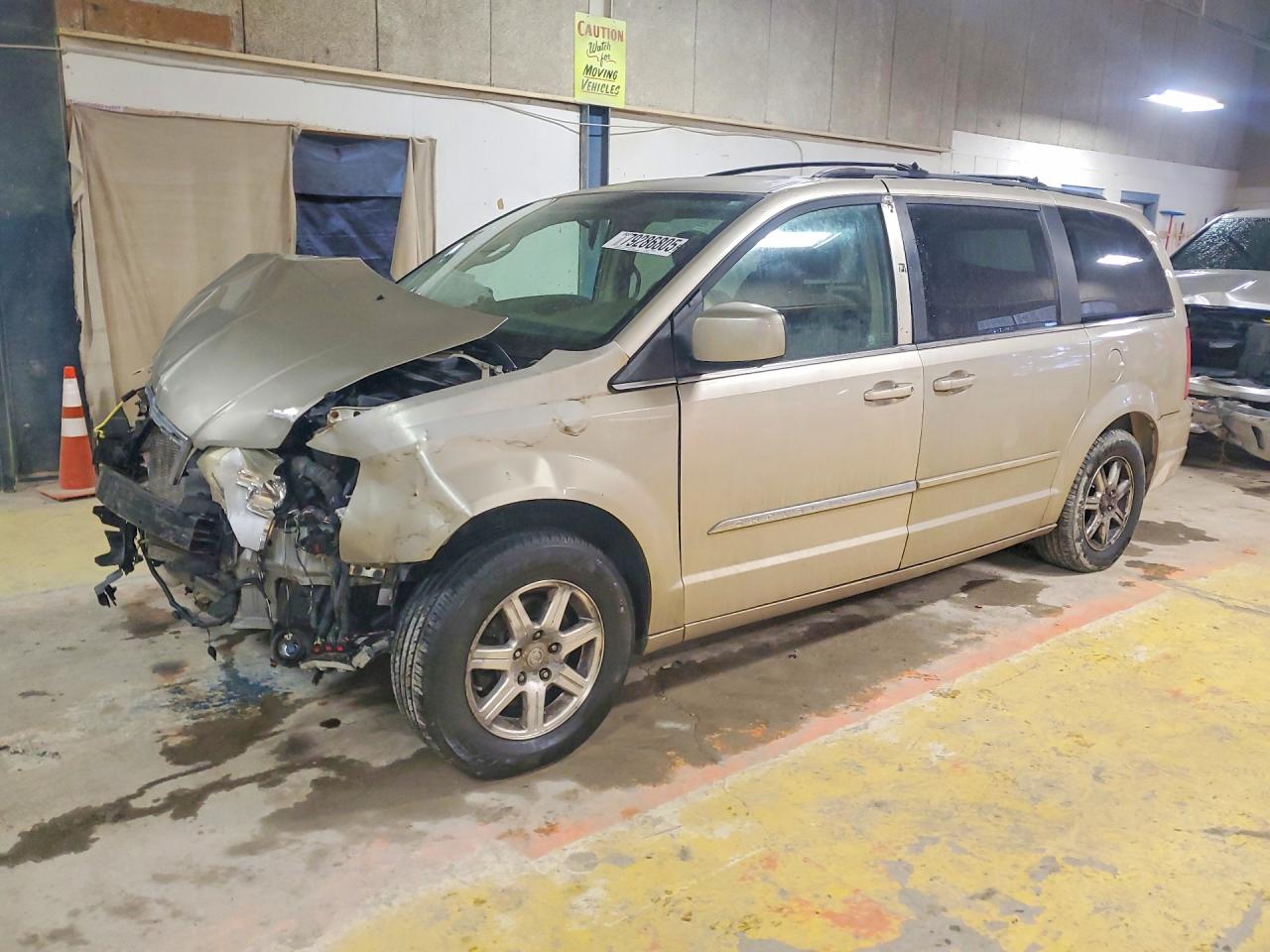 Salvage Chrysler Minivan Image