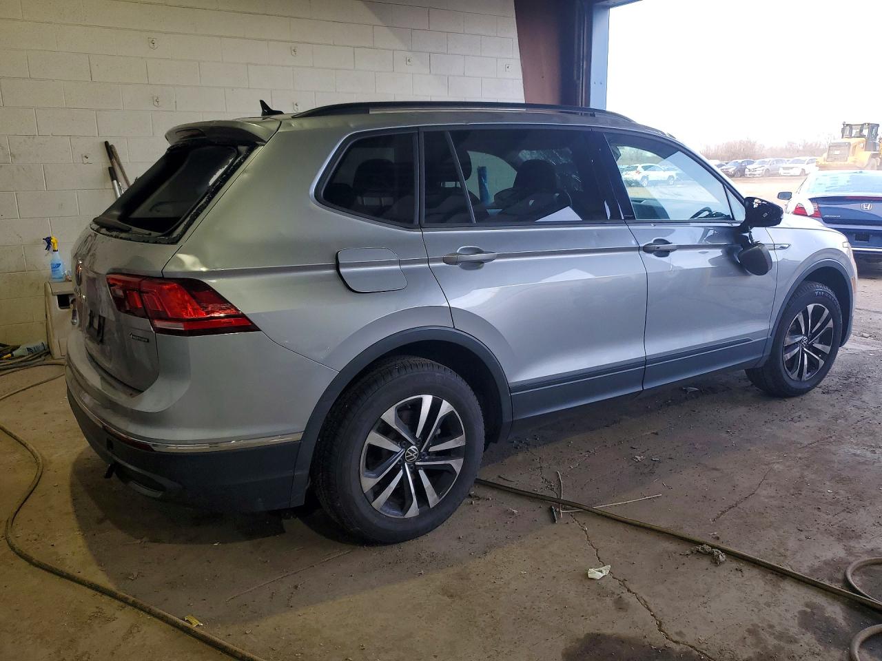Volkswagen Tiguan S