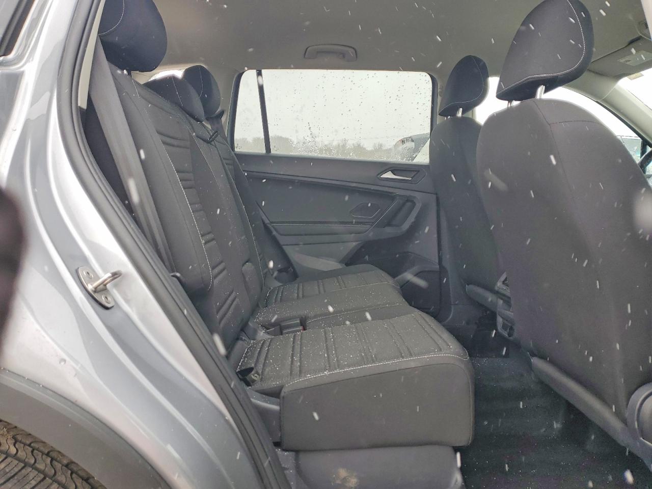 Volkswagen Tiguan S