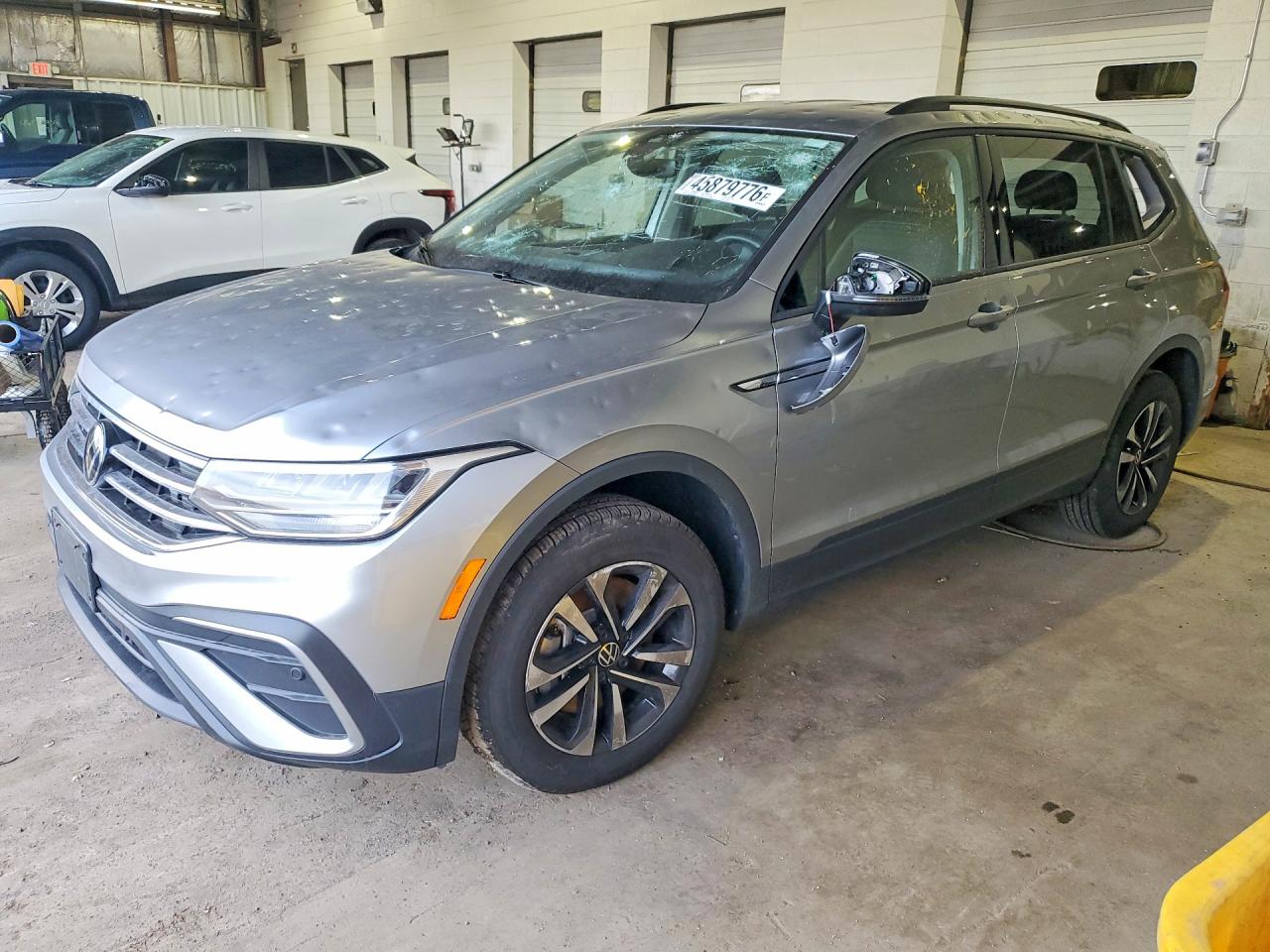 Salvage Volkswagen Tiguan Image